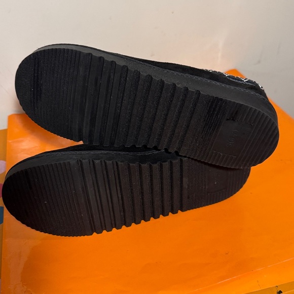 Black Clog Slippers - Picture 5 of 7